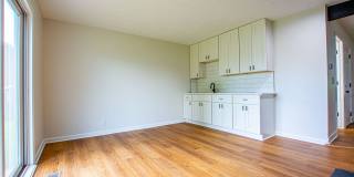 Beautifully Remodeled Modern 5 Bedroom / 3 Bath Home Near Millard North Gallery 14