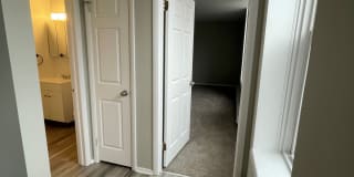 Skidmore Apartments Gallery 10