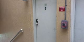5825 Washington Street Gallery 9