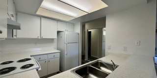 Summer Brook Apartments Gallery 25