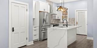 640 Neil Avenue Gallery 23