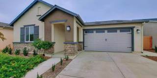 3 Bedroom Home Near Armstrong  Olive! Gallery 1
