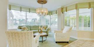 Elegance and Beachfront Condo Living Gallery 31