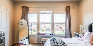 Stunning One Loudoun Townhome – 3BR / 3.5BA in Prime Ashburn Location – Available May 1 Gallery 16