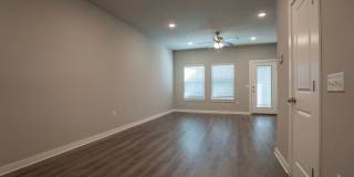 2 bedroom 2.5 bath home located in Fayetteville, AR Gallery 6