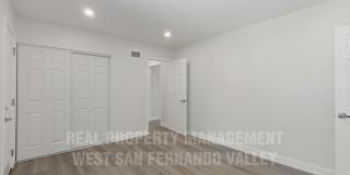 Beautifully Remodeled Single Family Home with Pool Gallery 35