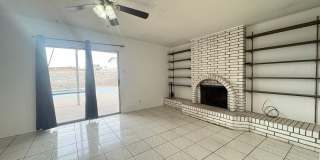 EASTSIDE HOME WITH A SWIMMING POOL Gallery 9