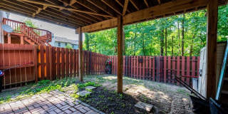 2209 COMMISSARY Circle Gallery 32