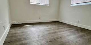 2620 NW 18th Ter Gallery 4