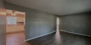 ESTABLISHED NEIGHBORHOOD!!  4 Bedroom, 2 Bath Home in Ankeny Gallery 5