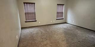 48 NE Creekside Dr Gallery 10