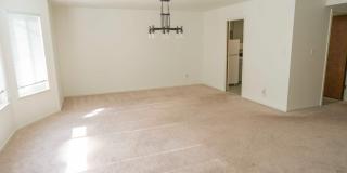 Mid-floor Flat in a duplex located in the Inner Richmond / Laurel Heights. Mid-floor Flat in a duplex located in the Inner Richmond / Laurel Heights. Gallery 8