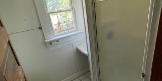 4 bedroom 2 full bath House Gallery 11