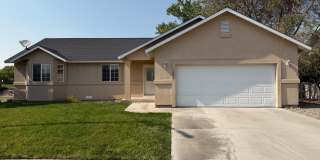 Beautiful 3 bedroom 2 bath home in Desert Lakes Golf Community Gallery 1