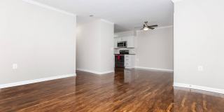 Huntington Square Gallery 26