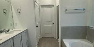 Room in 4 Bedroom Home at Pickerel St Gallery 16