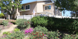 Beautiful 3 bedrooms corner unit condo located in Poway. Gallery 1
