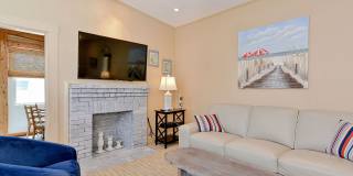 WINTER RENTAL: Two Beaches Cottage Gallery 8