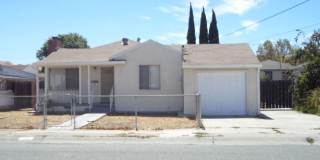 ***COMING SOON*** Three Bedroom, 1 1/2 Bathroom House with 2 Garages and Side Yard Access in Pittsburg Gallery 1