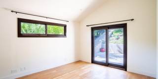 2521 Whitney Avenue Gallery 14