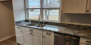 Blackstone-3 Bed 2 bath Renovated Rancher Gallery 1