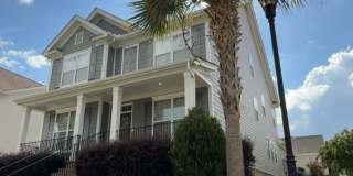 5 bedroom 3.5 bath great floorplan located in The Villages Gallery 4