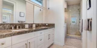 710 E Avenue Gallery 34