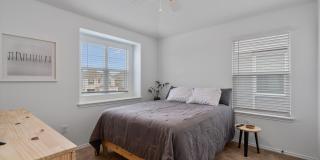 Huge 4-Bedroom Home in Del Valle For Rent Gallery 27