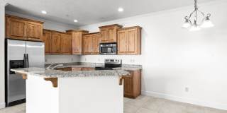 Luxurious Condo in North Orem Gallery 3