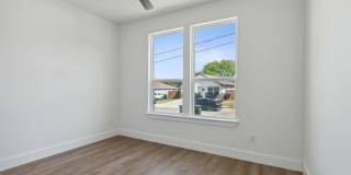 4617 Pickett Street Gallery 28