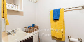 2003 Spring Garden St Gallery 9