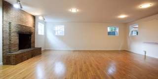 Beautiful 4 bedroom plus office home in Ballard Gallery 33