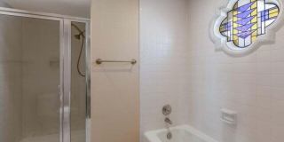 Nice Scottsdale Home 2 bedrooms 2 baths! Gallery 16