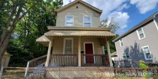 Charming 3BR / 1.5BA Home in Madisonville Gallery 1