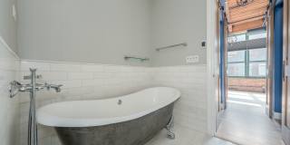 1017 W Washington Boulevard Gallery 11