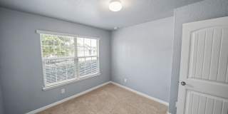 Modern 4-Bed Home with Open Layout in New Braunfels - Realtor Commission: $500 Gallery 30