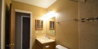 Townhome - 2 bedrooms, 1 bathroom & 1 car garage - NO A/C! NO PETS ALLOWED! Gallery 15