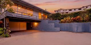 Gorgeous Mid-Century Modern 4/2 House in Lanikai Gallery 1