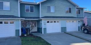 Lovely 3 Bedroom Townhouse in the Heart of Town Gallery 1