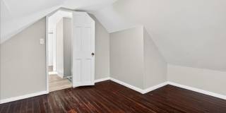 4 Bedroom, 1.5 Bath house in Shelby Park, Fenced, Off-street Parking, Pets OKAY! Gallery 24