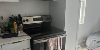 5 BR House with Pool 1/2 block from Maple St. Gallery 4