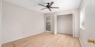 Spacious 3/3 townhome-style condo in Rockwood Villas with washer/dryer Gallery 22