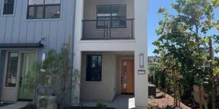Ontario 3 Bedroom Townhouse Gallery 1
