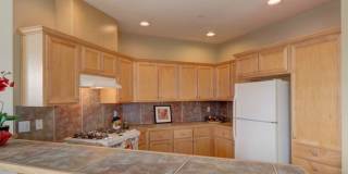Sunny & Bright Upper Unit in Snoqualmie Ridge Gallery 6