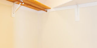 544 W Wellington Ave Gallery 8