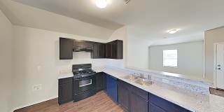 Spacious 3 Bedroom 2 Bath Home in Mustang Schools Gallery 6
