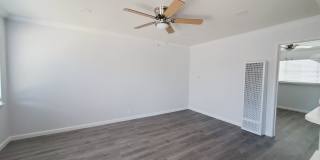 Ground floor One bedroom with Private Patio near Diamond District Gallery 11
