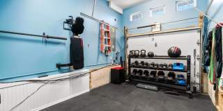 700 N Surrey Ave Gallery 38