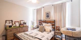 Two Bed Graduate Hospital Apartment Gallery 8