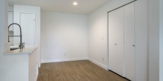 The Docks at Redmond Lakeview Gallery 33